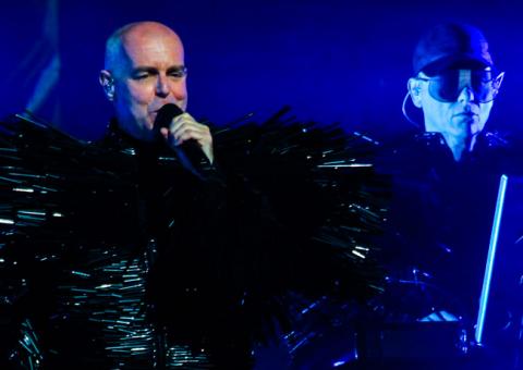  De volta ao Brasil, Pet Shop Boys fazem show psicodélico